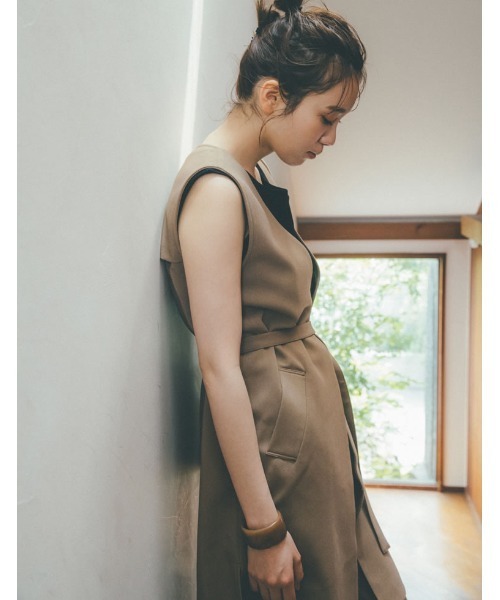 Re:EDIT（リエディ）の「[低身長サイズ有]ストレッチツイルノースリーブジャケット（ノーカラージャケット・レディース・オレンジ/モカ/ブラック/ライトベージュ・MEDIUM/LARGE/SHORT）」の19枚目の写真