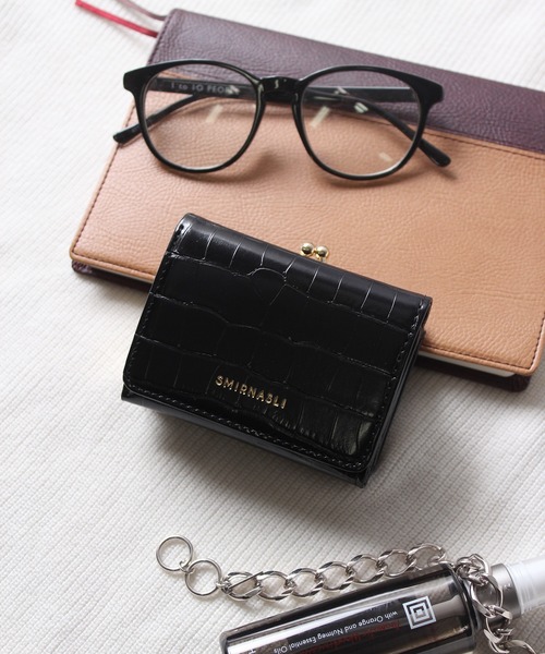 SMIR NASLI(サミールナスリ)の「【SMIRNASLI】サミールナスリ クロコ型三つ折り財布 21122-16002(財布・レディース・ブラック/ライトピンク/ライトグリーン・FREE)」の1枚目の写真