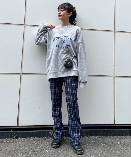 EPIMI E'PIMMY(エピミエピミー)の「《ユニセックス》ヴィンテージレタリングスウェット(スウェット・レディース・ネイビー/オフホワイト/杢グレー・MEDIUM)」の11枚目の写真