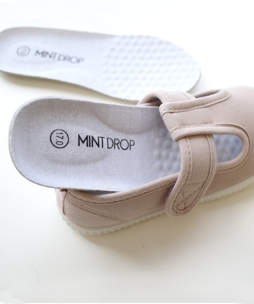 AmiAmi(アミアミ)の「Tストラップキッズスニーカー(スニーカー・キッズ・グレイッシュベージュ/イエロー/ホワイト×ブラック・14.5cm/16.5cm/16cm/15cm/17cm/18cm)」の17枚目の写真