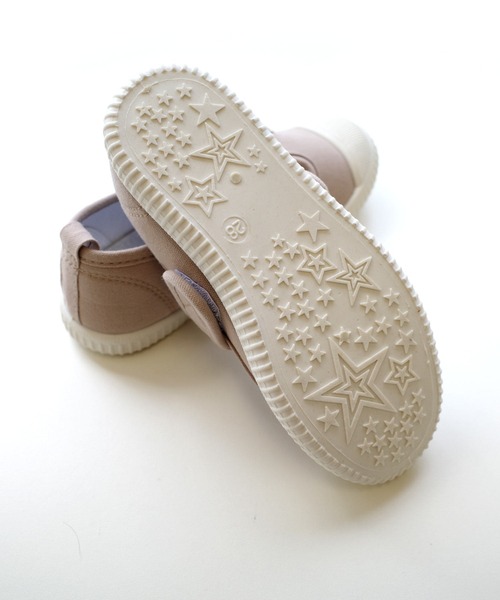 AmiAmi(アミアミ)の「Tストラップキッズスニーカー(スニーカー・キッズ・グレイッシュベージュ/イエロー/ホワイト×ブラック・14.5cm/16.5cm/16cm/15cm/17cm/18cm)」の5枚目の写真