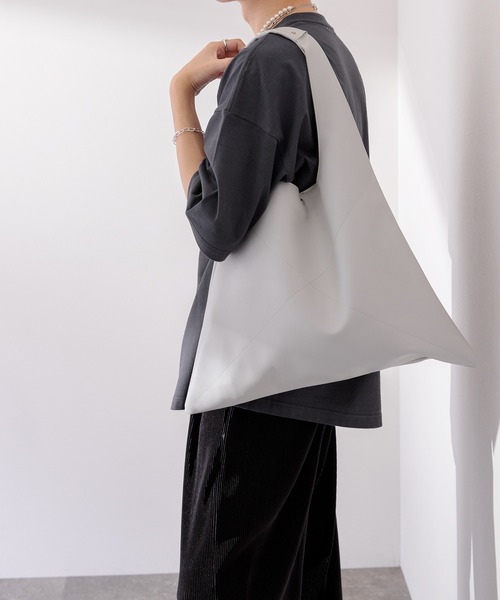 Adoon plain（アドーンプレーン）の「【Adoon plain】フェイクレザートートバッグ（トートバッグ・メンズ・ブラック/グレー・FREE）」の9枚目の写真