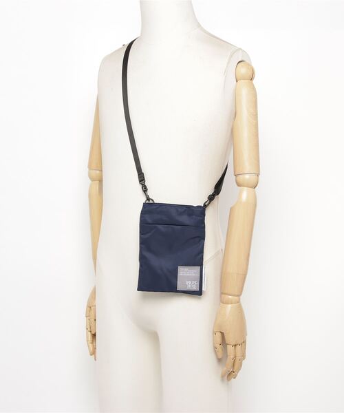 FUNALIVE（ファンアライブ）の「propellerheads　撥水リサイクルナイロンミニポーチショルダー（ショルダーバッグ・レディース・ブラック/ベージュ/ネイビー/グレー/カーキ・FREE）」の7枚目の写真