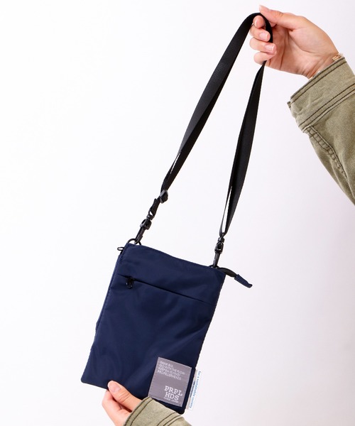 FUNALIVE（ファンアライブ）の「propellerheads　撥水リサイクルナイロンミニポーチショルダー（ショルダーバッグ・レディース・ブラック/ベージュ/ネイビー/グレー/カーキ・FREE）」の20枚目の写真