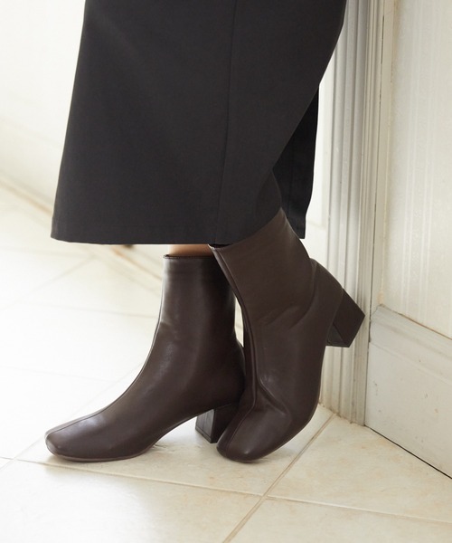 Rewde（ルゥデ）の「スクエアショートブーツ（1R18-BT1865）（ブーツ・レディース・ブラック/キナリ/ダークブラウン・L/M/LL/S）」の16枚目の写真