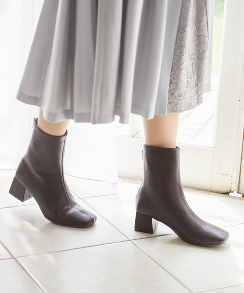 Rewde（ルゥデ）の「スクエアショートブーツ（1R18-BT1865）（ブーツ・レディース・ブラック/キナリ/ダークブラウン・L/M/LL/S）」の9枚目の写真