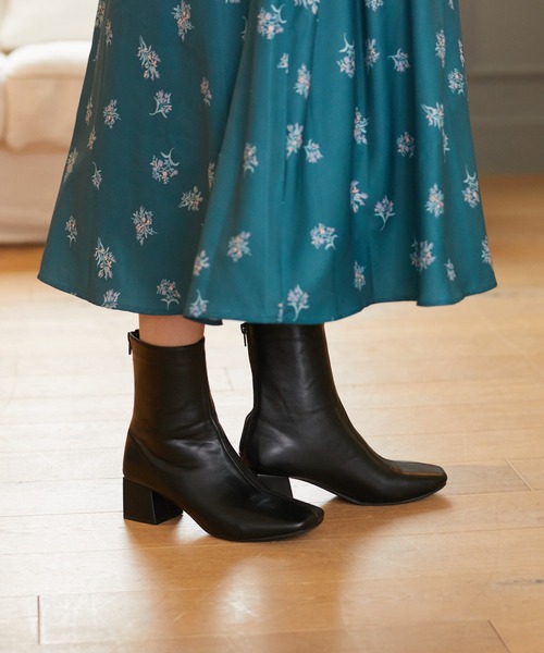 Rewde（ルゥデ）の「スクエアショートブーツ（1R18-BT1865）（ブーツ・レディース・ブラック/キナリ/ダークブラウン・L/M/LL/S）」の6枚目の写真