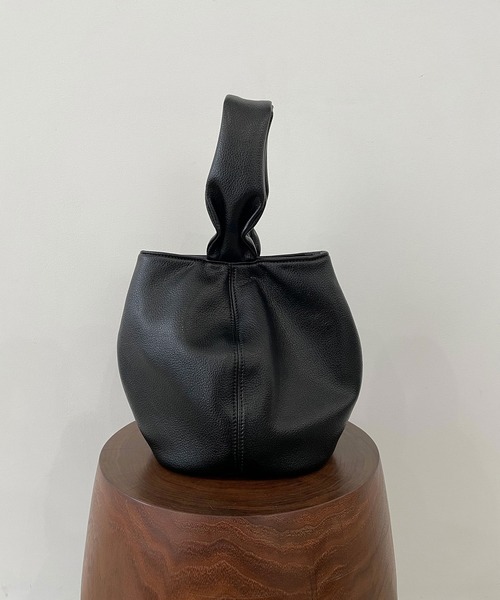 lawgy（ラウジー）の「handle gather 2way bag（ハンドバッグ・レディース・ブラック/ブラウン/キャメル・FREE）」の14枚目の写真