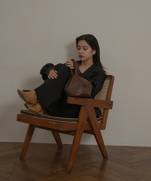 lawgy（ラウジー）の「handle gather 2way bag（ハンドバッグ・レディース・ブラック/ブラウン/キャメル・FREE）」の9枚目の写真