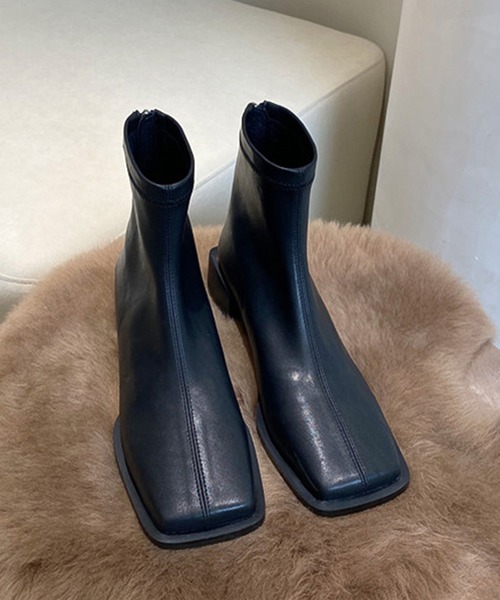 ANOTHER S（アナザーエス）の「スクエアトゥショートブーツ（ブーツ・レディース・ホワイト/ブラック/ブラウン・38/39/37）」の3枚目の写真