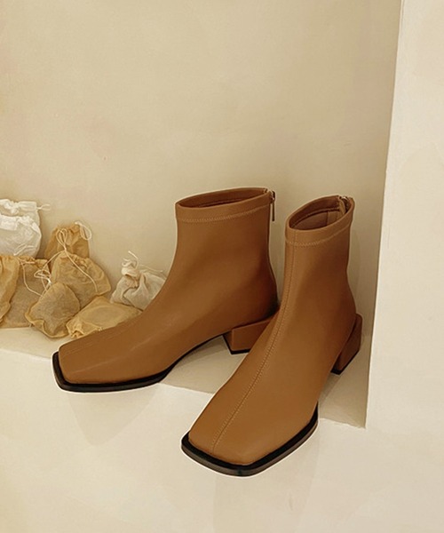 ANOTHER S（アナザーエス）の「スクエアトゥショートブーツ（ブーツ・レディース・ホワイト/ブラック/ブラウン・38/39/37）」の9枚目の写真