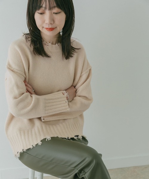 KBF+（ケービーエフプラス）の「KBF+　ダメージオーバーニット∴（ニット/セーター・レディース・アイボリー/ブルー/モカ・ONE）」の8枚目の写真