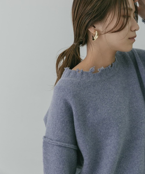 KBF+（ケービーエフプラス）の「KBF+　ダメージオーバーニット∴（ニット/セーター・レディース・アイボリー/ブルー/モカ・ONE）」の10枚目の写真