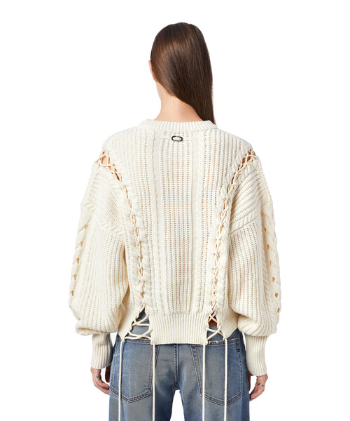 DIESEL（ディーゼル）の「レディース サステナブル ニット トップス ケーブル編み デザインニット セーター（ニット/セーター・レディース・ホワイト/ブラック・MEDIUM/LARGE/SMALL/X-SMALL）」の22枚目の写真