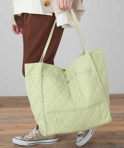 Chaco closet（チャコ クローゼット）の「２wayパイピングデザインキルティングビッグトートバッグ（トートバッグ・レディース・ライトカーキ/ブラック/ライトベージュ/ブラウン/アイボリー・FREE）」の5枚目の写真