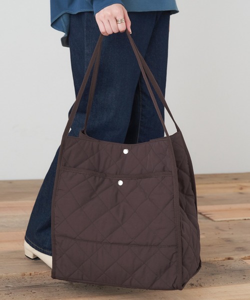 Chaco closet（チャコ クローゼット）の「２wayパイピングデザインキルティングビッグトートバッグ（トートバッグ・レディース・ライトカーキ/ブラック/ライトベージュ/ブラウン/アイボリー・FREE）」の3枚目の写真