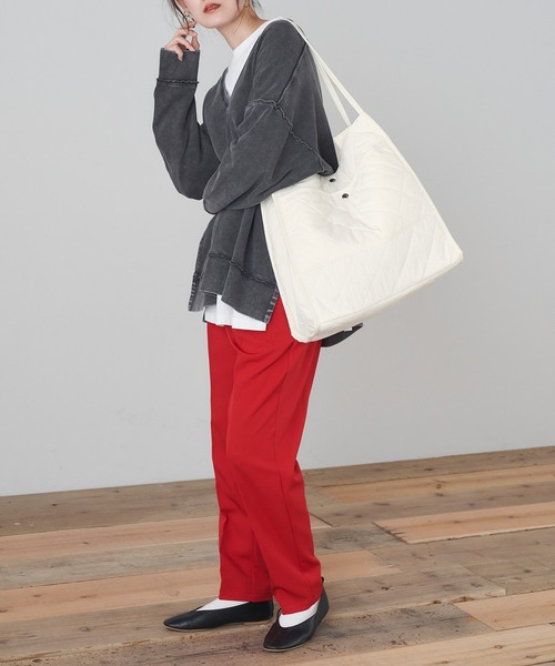 Chaco closet（チャコ クローゼット）の「２wayパイピングデザインキルティングビッグトートバッグ（トートバッグ・レディース・ライトカーキ/ブラック/ライトベージュ/ブラウン/アイボリー・FREE）」の7枚目の写真