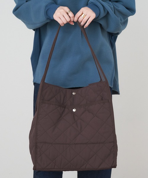 Chaco closet（チャコ クローゼット）の「２wayパイピングデザインキルティングビッグトートバッグ（トートバッグ・レディース・ライトカーキ/ブラック/ライトベージュ/ブラウン/アイボリー・FREE）」の10枚目の写真