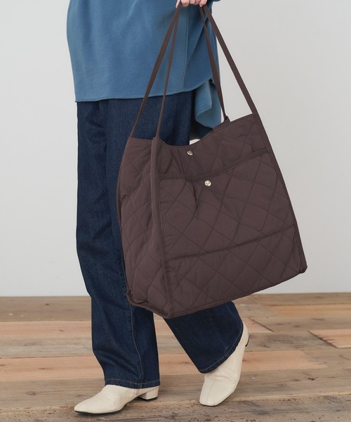 Chaco closet（チャコ クローゼット）の「２wayパイピングデザインキルティングビッグトートバッグ（トートバッグ・レディース・ライトカーキ/ブラック/ライトベージュ/ブラウン/アイボリー・FREE）」の11枚目の写真