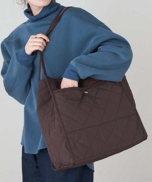 Chaco closet（チャコ クローゼット）の「２wayパイピングデザインキルティングビッグトートバッグ（トートバッグ・レディース・ライトカーキ/ブラック/ライトベージュ/ブラウン/アイボリー・FREE）」の12枚目の写真