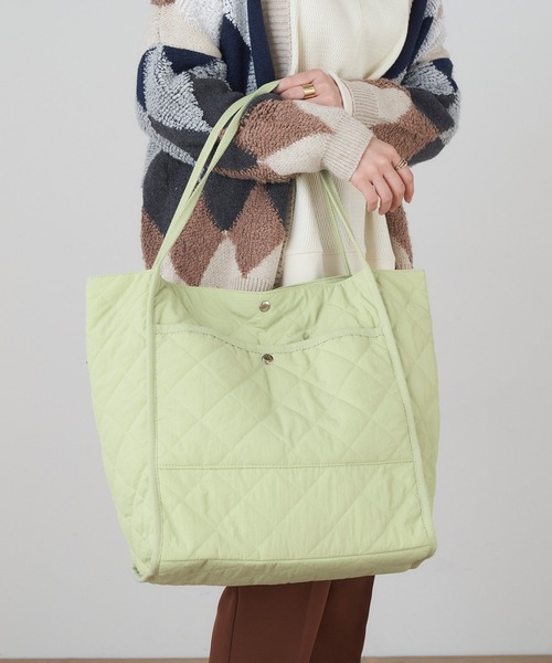 Chaco closet（チャコ クローゼット）の「２wayパイピングデザインキルティングビッグトートバッグ（トートバッグ・レディース・ライトカーキ/ブラック/ライトベージュ/ブラウン/アイボリー・FREE）」の16枚目の写真