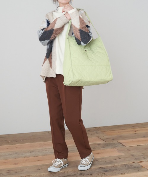 Chaco closet（チャコ クローゼット）の「２wayパイピングデザインキルティングビッグトートバッグ（トートバッグ・レディース・ライトカーキ/ブラック/ライトベージュ/ブラウン/アイボリー・FREE）」の18枚目の写真