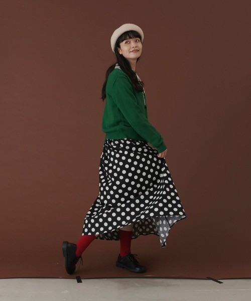 MERLOT(メルロー)の「ボタン配色カーディガン(カーディガン/ボレロ・レディース・グリーン/ネイビー/レッド・FREE)」の8枚目の写真