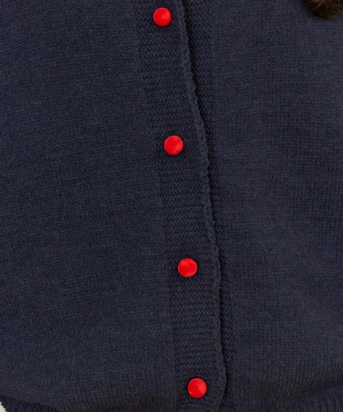 MERLOT(メルロー)の「ボタン配色カーディガン(カーディガン/ボレロ・レディース・グリーン/ネイビー/レッド・FREE)」の17枚目の写真