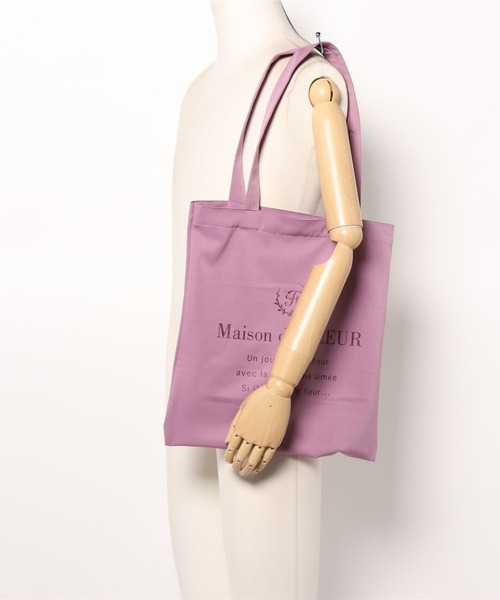 Maison de FLEUR（メゾンドフルール）の「EC限定ロゴプリントスクエアトートバッグ（トートバッグ・レディース・プラム/ブラック/ブルー/オリーブ・FREE）」の8枚目の写真