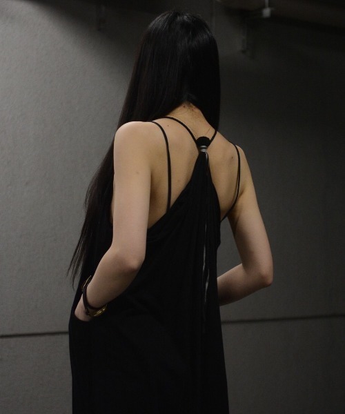 KMRii（ケムリ）の「【別注】KMRii/ケムリ/Double Pocket Magnolia OP（ワンピース・レディース・ブラック・FREE）」の8枚目の写真