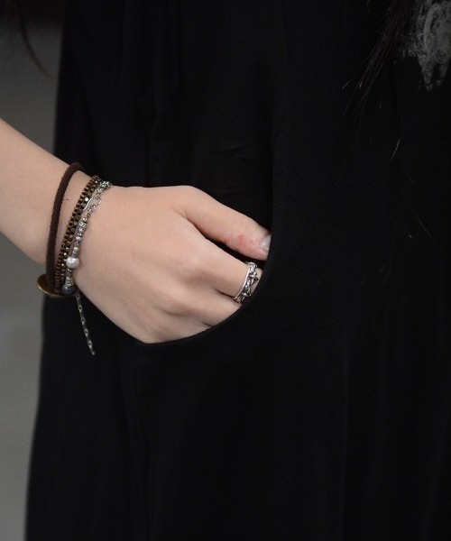 KMRii（ケムリ）の「【別注】KMRii/ケムリ/Double Pocket Magnolia OP（ワンピース・レディース・ブラック・FREE）」の2枚目の写真