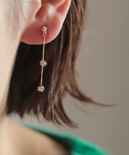 rapiecage（ラピエサージュ）の「シーアネモネイヤリング（イヤリング・レディース・ゴールド・FREE）」の2枚目の写真