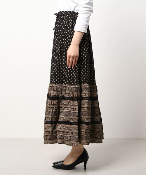 チャイハネ（チャイハネ）の「【チャイハネ】箔プリントティアードスカート（スカート・レディース・ホワイト/ブラック/パープル/ピンク/イエロー/ブルー/レッド/オフホワイト/カーキ・FREE）」の11枚目の写真