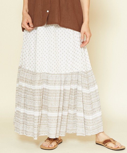 チャイハネ（チャイハネ）の「【チャイハネ】箔プリントティアードスカート（スカート・レディース・ホワイト/ブラック/パープル/ピンク/イエロー/ブルー/レッド/オフホワイト/カーキ・FREE）」の2枚目の写真