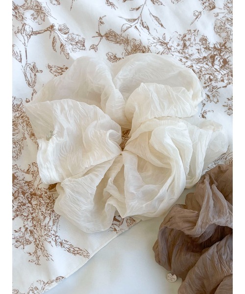 SLURR（スラ―）の「ビッグシュシュ（シュシュ・レディース・ベージュ/アイボリー・FREE）」の5枚目の写真