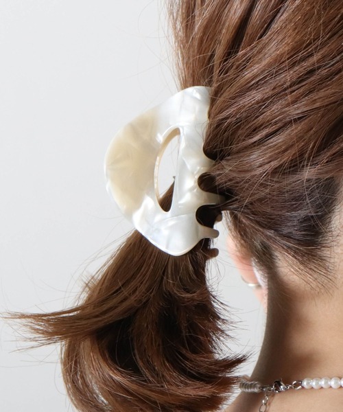 Cheek（チーク）の「ニュアンスヘアクリップ（バレッタ/ヘアクリップ・レディース・オフホワイト/グリーン系その他/ホワイト×ブラウン・FREE）」の2枚目の写真