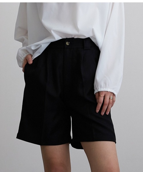 Mayree（メイリー）の「【Mayree】タックショートパンツ（スラックス・レディース・ブラック/ベージュ/パープル/グレイッシュベージュ・FREE）」の2枚目の写真