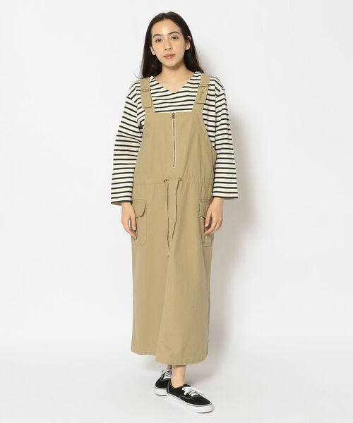 AVIREX（アヴィレックス）の「ZIP JUMPER SKIRT/ ジップジャンパースカート（ジャンパースカート・レディース・ブラック/カーキ・SMALL/MEDIUM）」の2枚目の写真