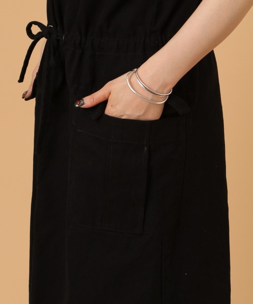 AVIREX（アヴィレックス）の「ZIP JUMPER SKIRT/ ジップジャンパースカート（ジャンパースカート・レディース・ブラック/カーキ・SMALL/MEDIUM）」の10枚目の写真