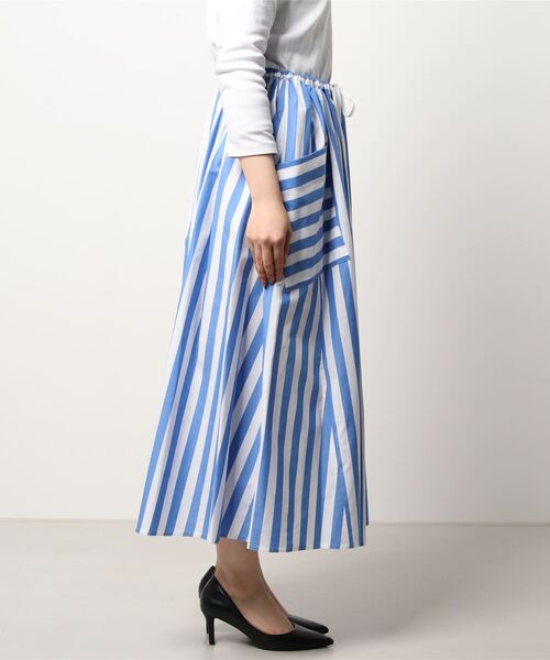 Maison de Beige(メゾンドベージュ)の「《Maison de Beige》ストライプドロストスカート(スカート・レディース・ネイビー/ブルー・9号)」の4枚目の写真