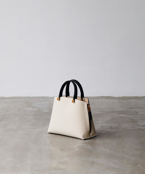 E'POR(エポール)の「【E'POR】Y BAG Mini(サイドジップミニショルダーバッグ)Canvas(ハンドバッグ・レディース・オフホワイト・FREE)」の2枚目の写真