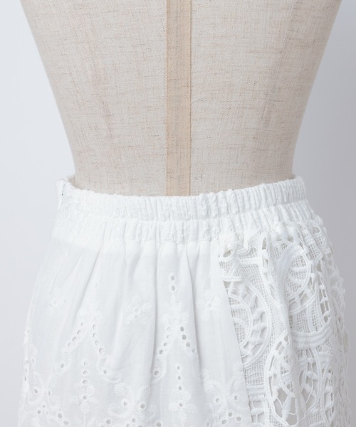 one after another NICE CLAUP（ワンアフターアナザーナイスクラップ）の「パッチワークレーススカート（スカート・レディース・オフホワイト/ブラック・FREE）」の21枚目の写真