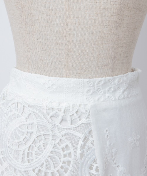 one after another NICE CLAUP（ワンアフターアナザーナイスクラップ）の「パッチワークレーススカート（スカート・レディース・オフホワイト/ブラック・FREE）」の13枚目の写真