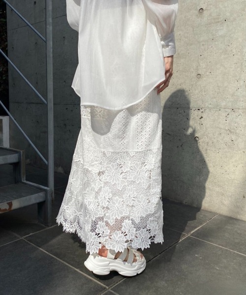 one after another NICE CLAUP（ワンアフターアナザーナイスクラップ）の「パッチワークレーススカート（スカート・レディース・オフホワイト/ブラック・FREE）」の14枚目の写真