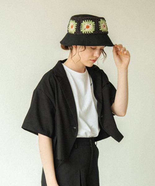 idem（イデム）の「crochet bucket hat/かぎ編みクロシェバケットハット（ハット・レディース・ブラック・FREE）」の2枚目の写真