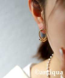 antiqua | 横顔に大人の遊びゴコロ。ねじれフープピアス(ピアス(両耳用))