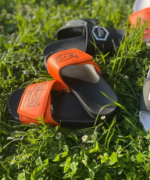 RVCA（ルーカ）の「WEB限定 RVCA SLIDE SANDAL（サンダル・メンズ・ホワイト/ブラック/オレンジ・8/10/9）」の3枚目の写真