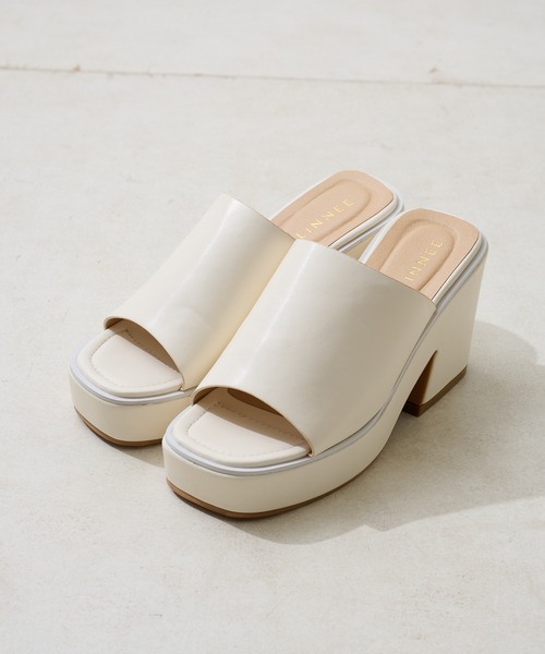Chico(チコ)の「【LINNEE】バルキーサンダル(サンダル・レディース・ホワイト/ブラック・SMALL/MEDIUM/LARGE)」の17枚目の写真