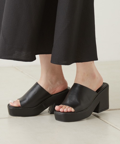 Chico(チコ)の「【LINNEE】バルキーサンダル(サンダル・レディース・ホワイト/ブラック・SMALL/MEDIUM/LARGE)」の14枚目の写真