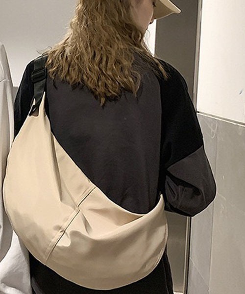 gossip!ロサンゼルス(ゴシップロサンゼルス)の「ナイロンオーバーオール トートバッグ(ボディバッグ/ウエストポーチ・レディース・ライトブルー/ブラック/グリーン/ベージュ・FREE)」の3枚目の写真